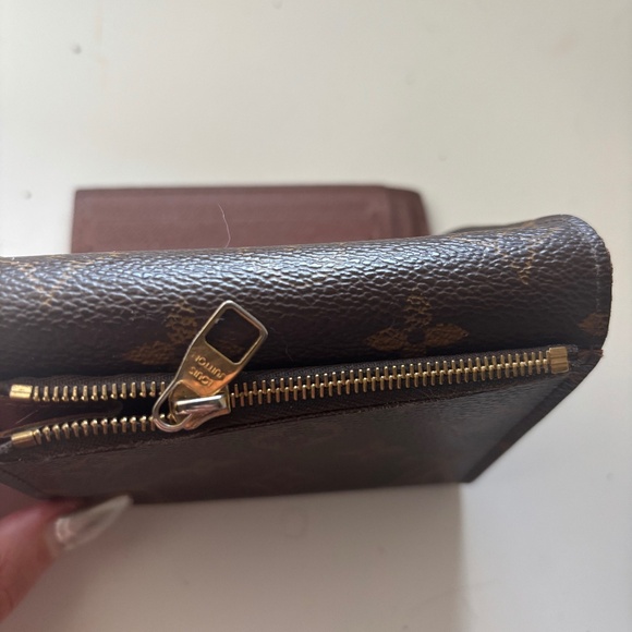 Luis Vuitton wallet